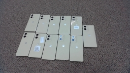 Lot of 11 Non-Working Motorola Moto XT2419 Cell Phones for Parts